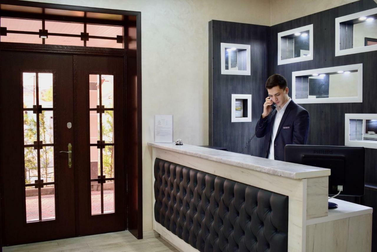 Dostar Inn Shymkent Esterno foto